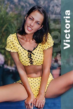 Victoria stripping free on your desktop!